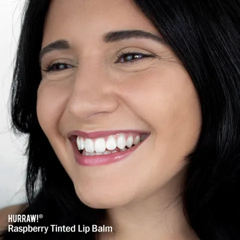 Hurraw! Raspberry Tinted Lip Balm - Mor Havuç Özlü Doğal Renk