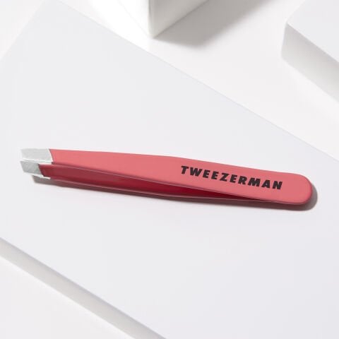 Tweezerman Mini Eğik Uçlu Cımbız - Mercan